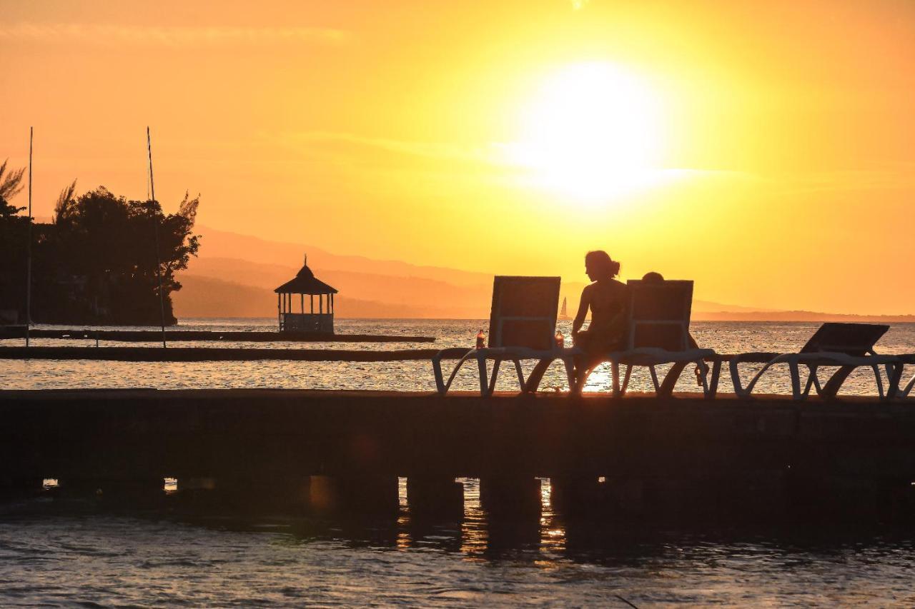 Beach Front Hotel Ocho Rios Eksteriør bilde